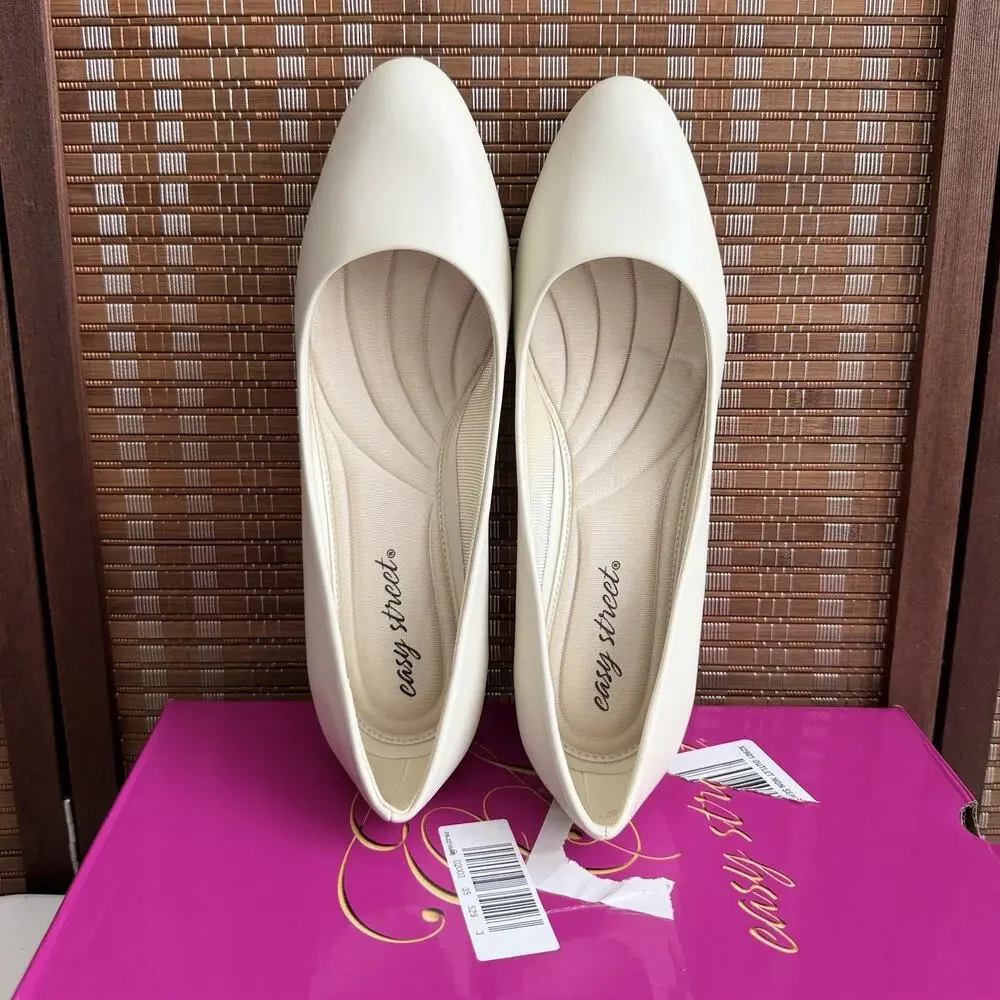 Easy Street Womens 9.5 Fabulous Low Heel Dress Pumps Shoes Bone